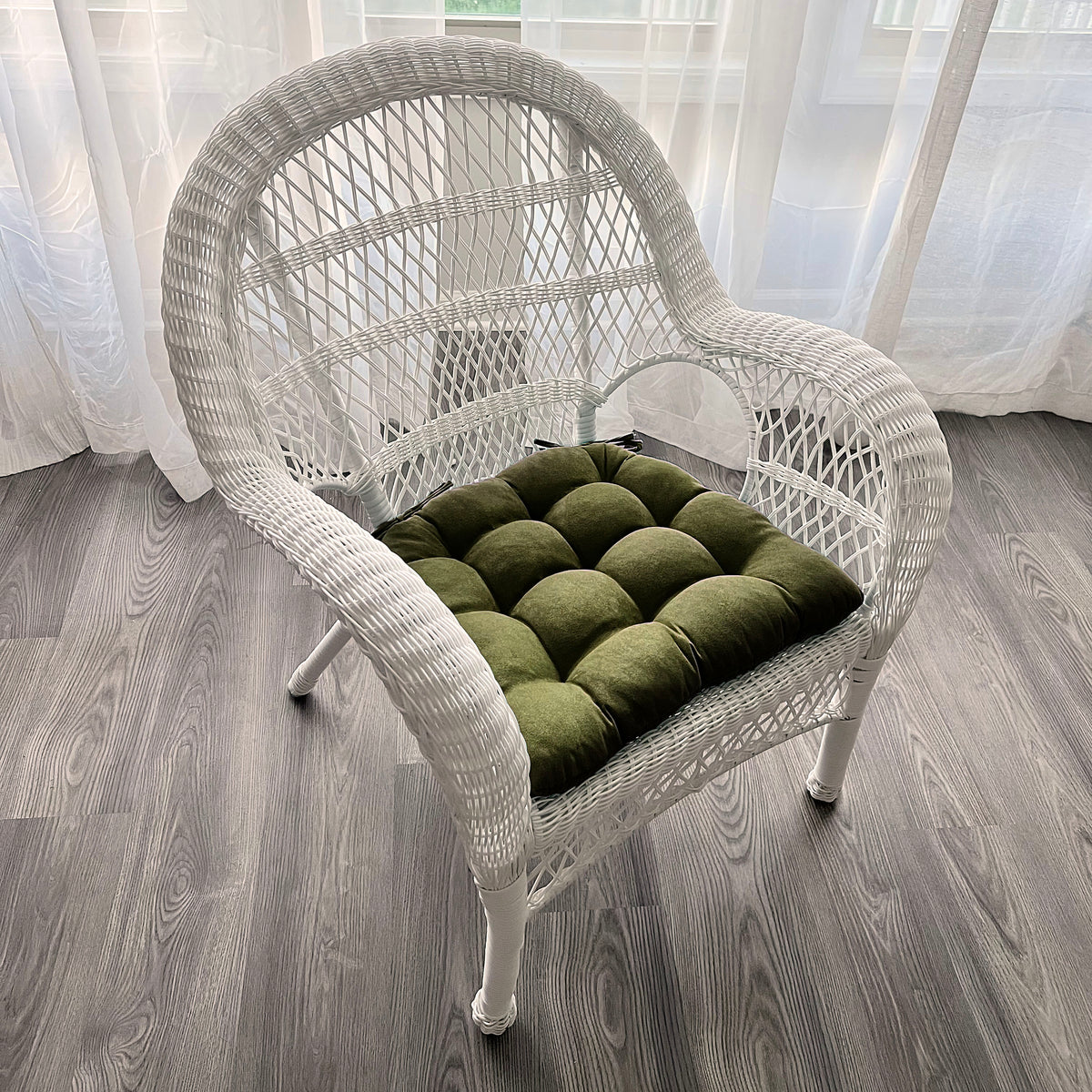 https://www.shopbarnetthomedecor.shop/wp-content/uploads/1695/13/micro-suede-laurel-green-dining-chair-pads-latex-foam-fill-reversible-barnett-home-decor-well-guide-you-to-the-right-choice-for-your-needs_9.jpg